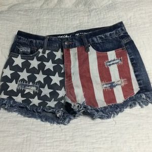 Mossimo Blue Jean cut offs, size 4/27.  W94